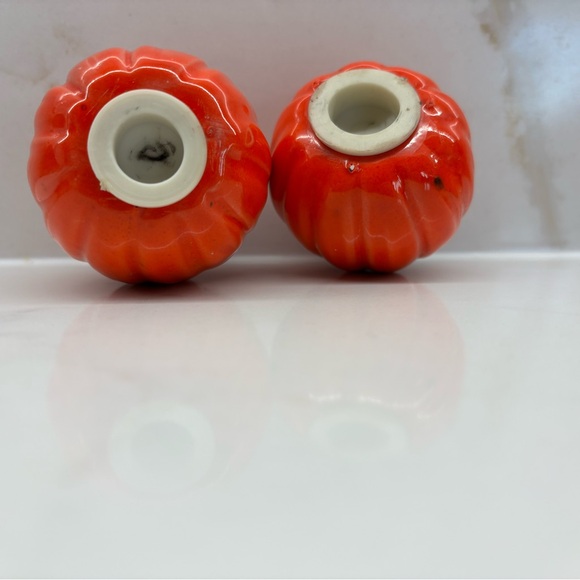 Vintage Bright Orange Ceramic Pumpkin Salt and Pepper Shaker Set Halloween Fall - Picture 5 of 5